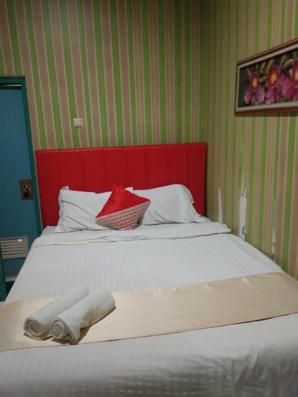 Hotel Krui Syariah Εξωτερικό φωτογραφία